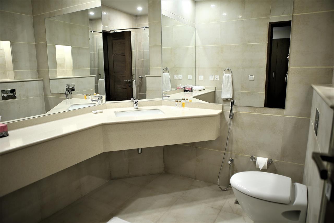 Defence Raya Golf & Country Club Hotel Лахор Екстериор снимка